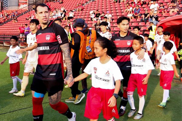 มิตซูบิชิ ประเทศไทย สานฝันให้เยาวชนจูงมือนักเตะลงสนามปีที่ 2