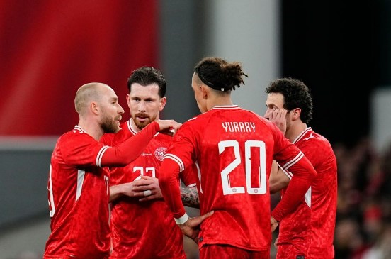 เอริคเซ่นซัดไกลพาโคนมดับสวีเดน2-1