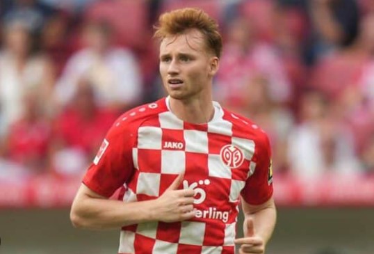 หงส์คุยไมนซ์ไม่ลงตัวเรื่องค่าซื้อขาดฟานเดนเบิร์ก