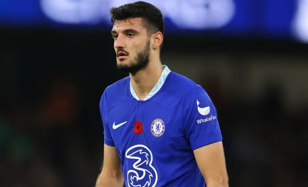 มิลานลมพัดหวนกลับไปสนโบรย่าใหม่