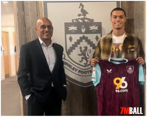 ลูกชาย ดินโญ่ เซ็นสัญญาสองปีกับเบิร์นลี่ย์