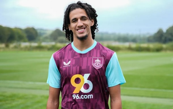 ผีแดงปล่อย ฮันนิบาล ซบเบิร์นลี่ย์ถาวร