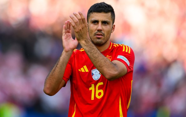 เดลาฟวนเต้ยังไม่ชัวร์โรดรี้ตัวจริงบู๊สวิส