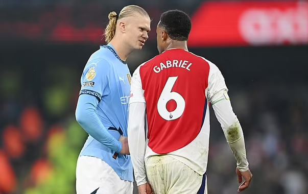 จบในสนาม! ฮาลันด์ ไม่เสียใจ ปาบอลอัดหัว กาเบรียล