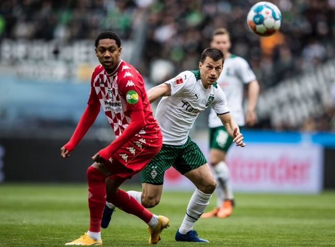 แบ่งแต้ม มึนเช่นกลัดบัค เปิดรังพลาด