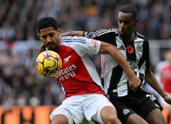 ซาลีบามอบตัวปืนเล่นสมควรแพ้